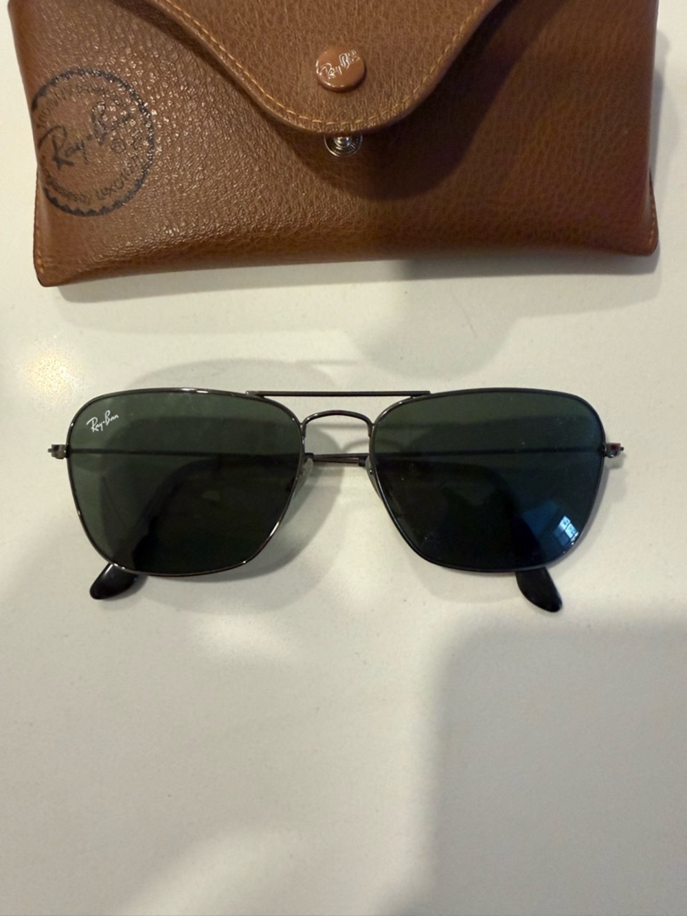 Ray-Ban Metal Aviator Sunglasses in Black and Silver